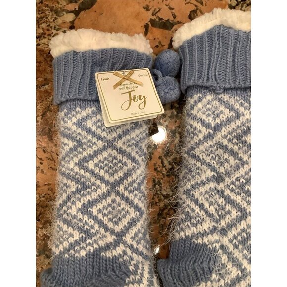 Joy Slipper Socks Grippers Gray Cable Knit Fur Lined Pom Poms One Size 5-10 - Picture 3 of 5